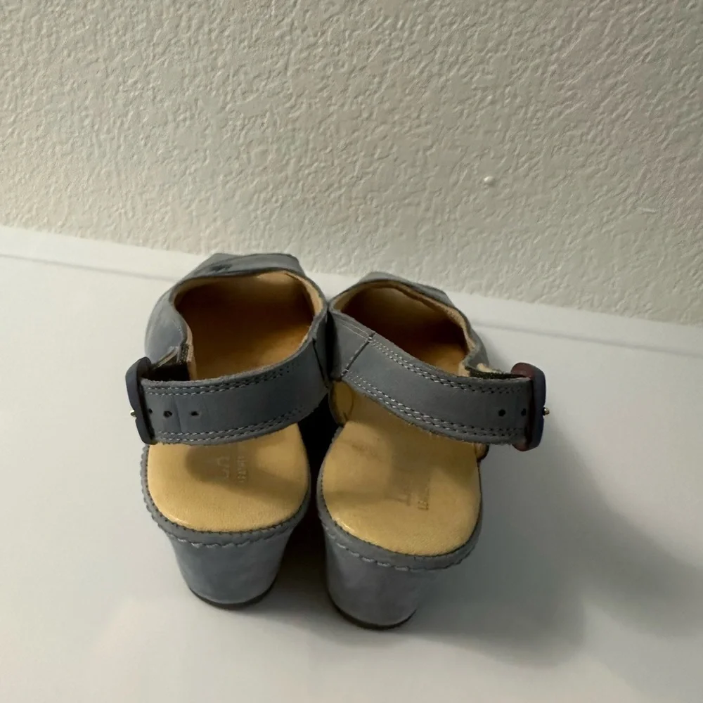 LA Plume Blue/Gray Leather Peep-Toe Slingback Sandals Gently Worn